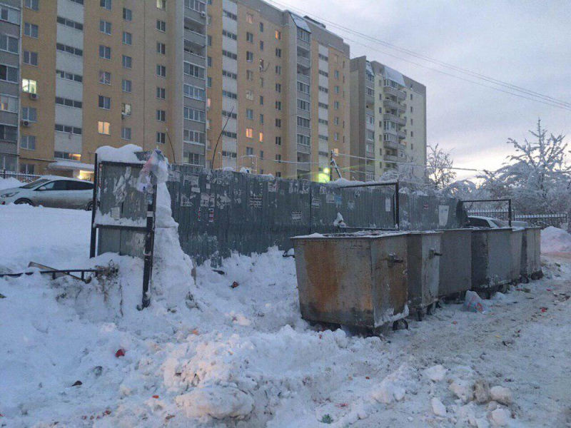 Регоператор: В Саратове из-за снега заблокирован доступ к 146 контейнерным площадкам