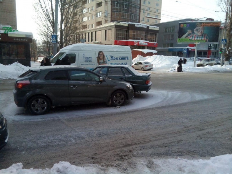 ДТП в центре города привело к пробкам на Чернышевского