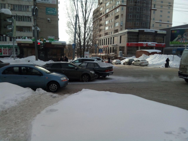 ДТП в центре города привело к пробкам на Чернышевского