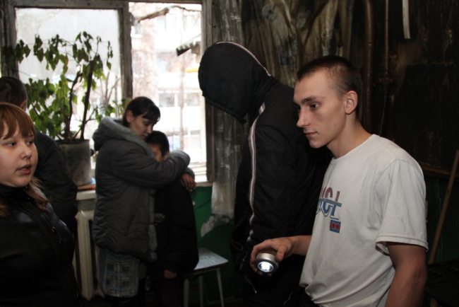 Пожарные спасли 4 детей в ночном пожаре на Брянской