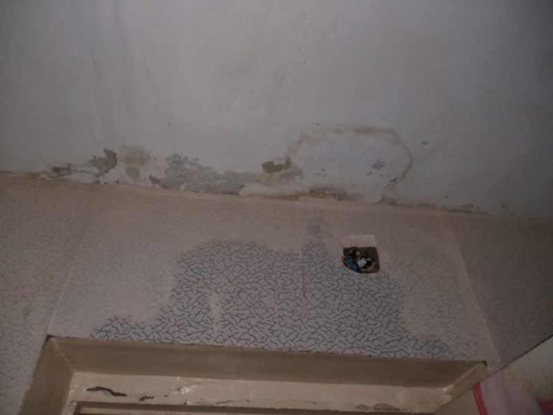 В Ленинском районе две семьи остались без света из-за протекающей крыши