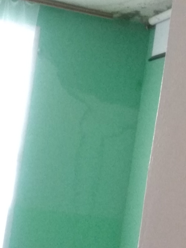 В Раскове залило школу после таяния снега на крыше