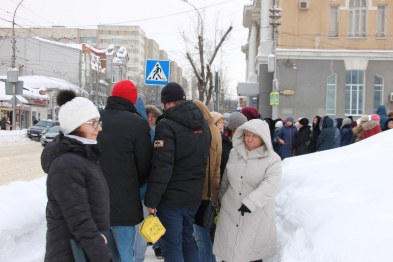 В Саратове эвакуировали ТЦ «Мир»