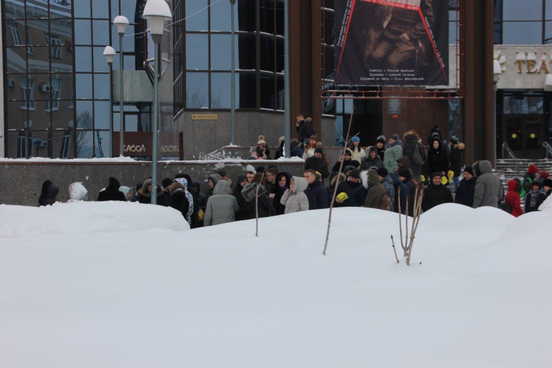 В Саратове эвакуировали ТЦ «Мир»
