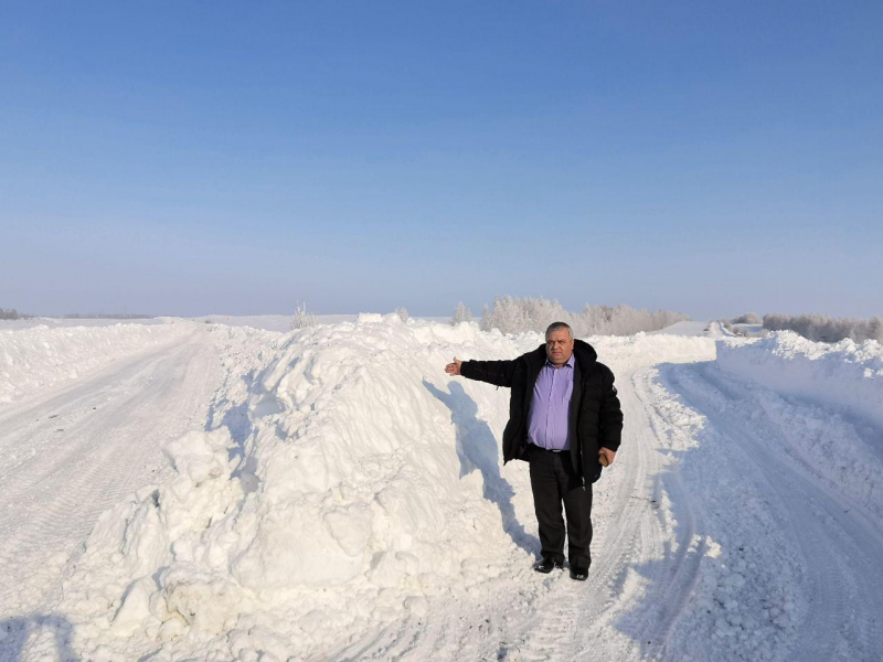 Военная техника освободила Петровский район из «снежного плена»