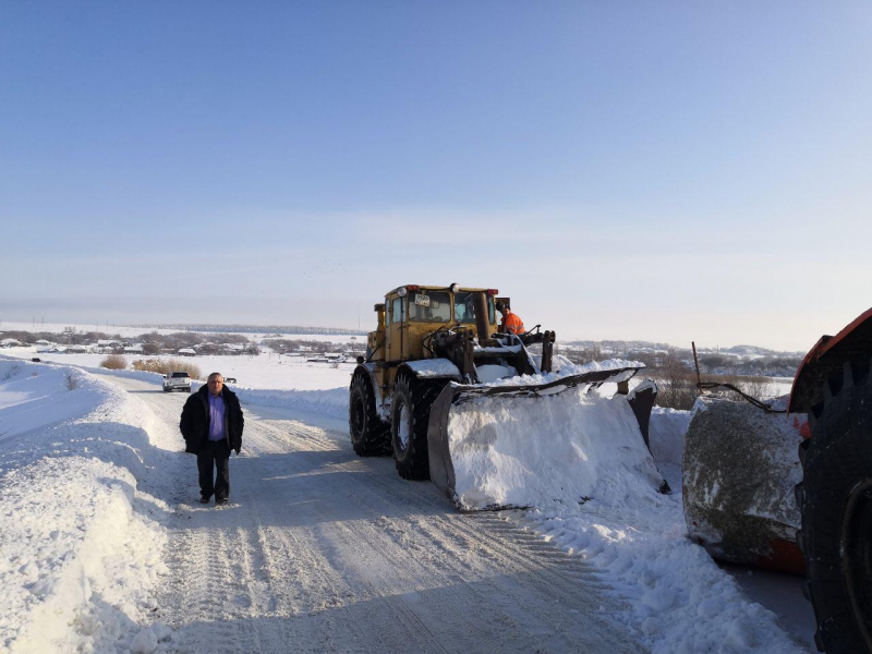 Военная техника освободила Петровский район из «снежного плена»