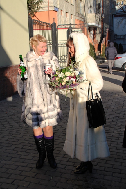 Саратовцы сыграли свадьбы в день парада цифр