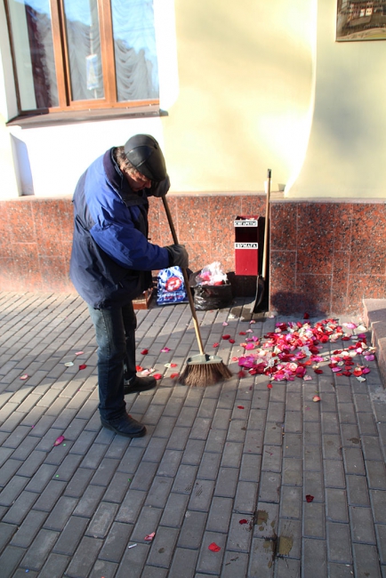 Саратовцы сыграли свадьбы в день парада цифр