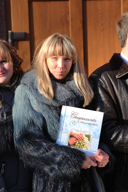 Саратовцы сыграли свадьбы в день парада цифр