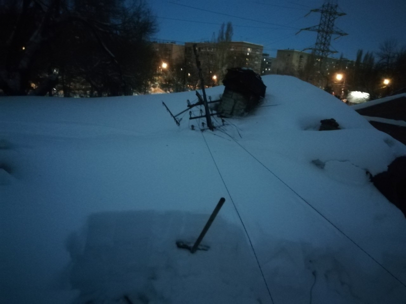 На Астраханской обвалилась крыша жилого дома