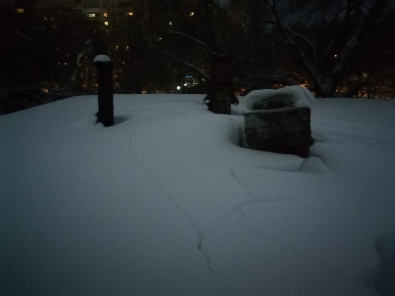 На Астраханской обвалилась крыша жилого дома