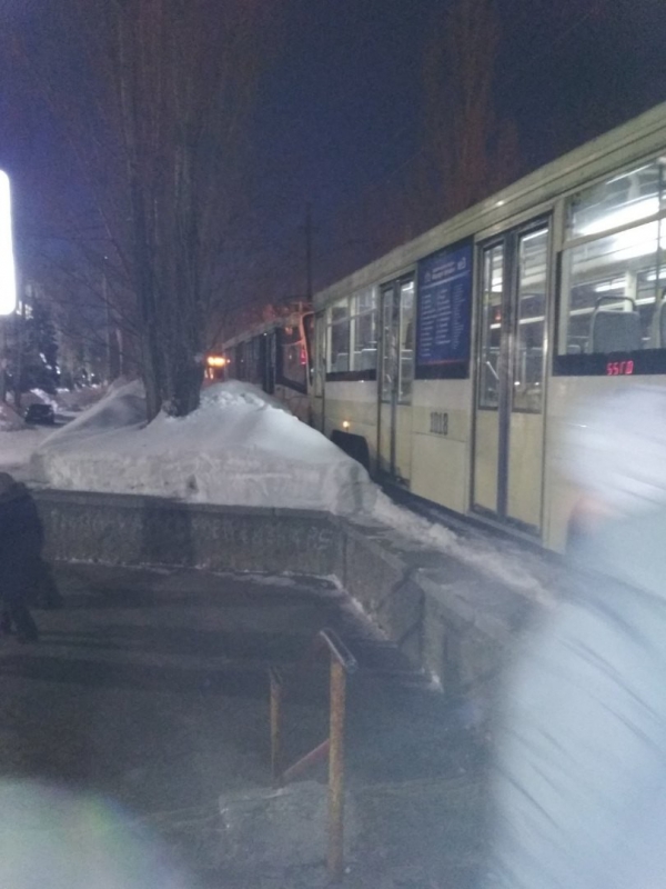 Трамваи «тройки» встали из-за неисправностей вагона и контактной сети