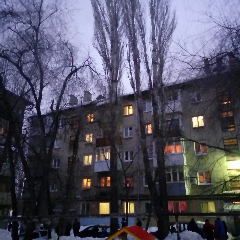 Гибель саратовчанки от падения льда. УК не до конца чистила крышу дома