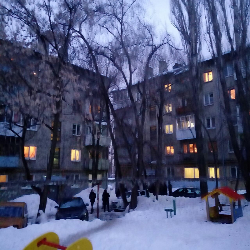 Гибель саратовчанки от падения льда. УК не до конца чистила крышу дома