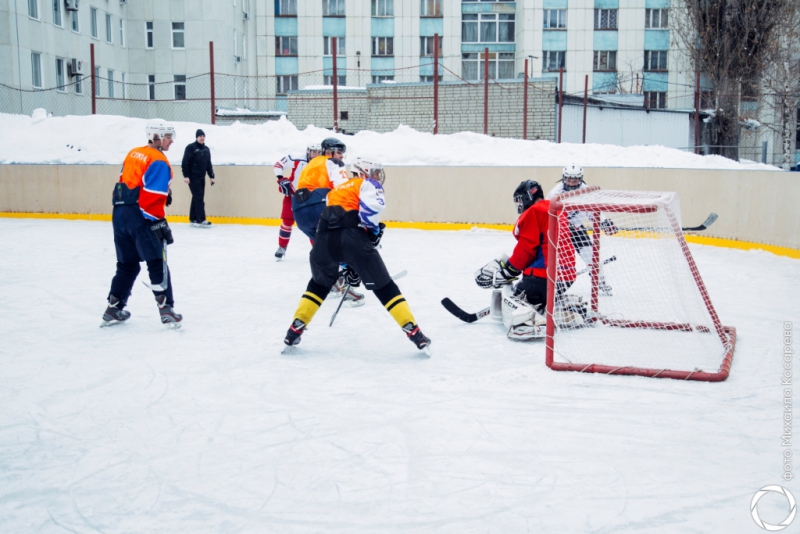 Хоккеисты СГЮА одержали победу в матче с «Кристаллом»