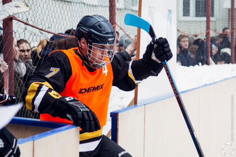 Хоккеисты СГЮА одержали победу в матче с «Кристаллом»