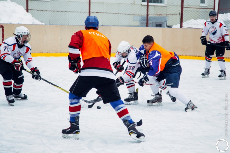 Хоккеисты СГЮА одержали победу в матче с «Кристаллом»