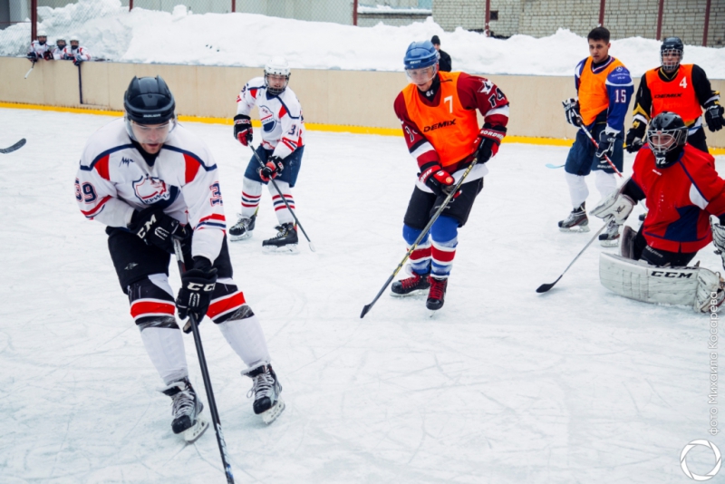 Хоккеисты СГЮА одержали победу в матче с «Кристаллом»