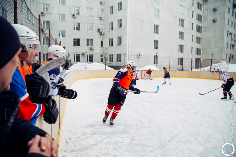 Хоккеисты СГЮА одержали победу в матче с «Кристаллом»