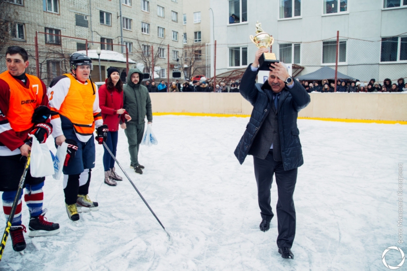 Хоккеисты СГЮА одержали победу в матче с «Кристаллом»
