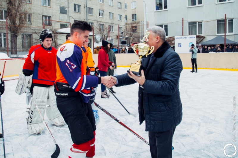 Хоккеисты СГЮА одержали победу в матче с «Кристаллом»