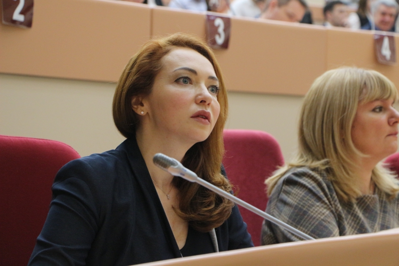 Иван Кузьмин призвал не выселять саратовцев из аварийных домов на другой конец города