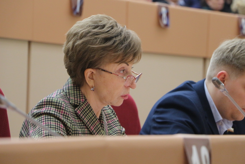 Иван Кузьмин призвал не выселять саратовцев из аварийных домов на другой конец города