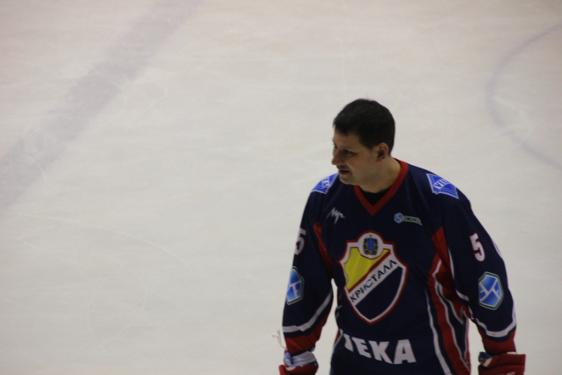 Саратовский министр и депутат победили в хоккейном матче