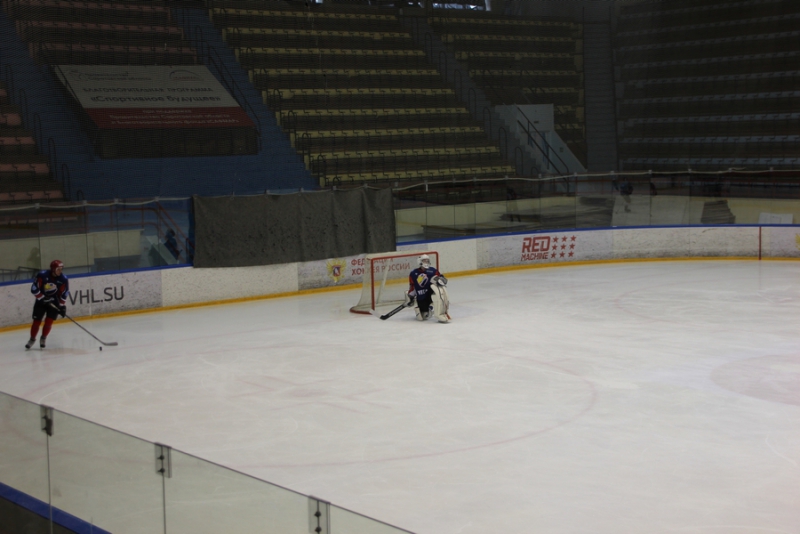 Саратовский министр и депутат победили в хоккейном матче