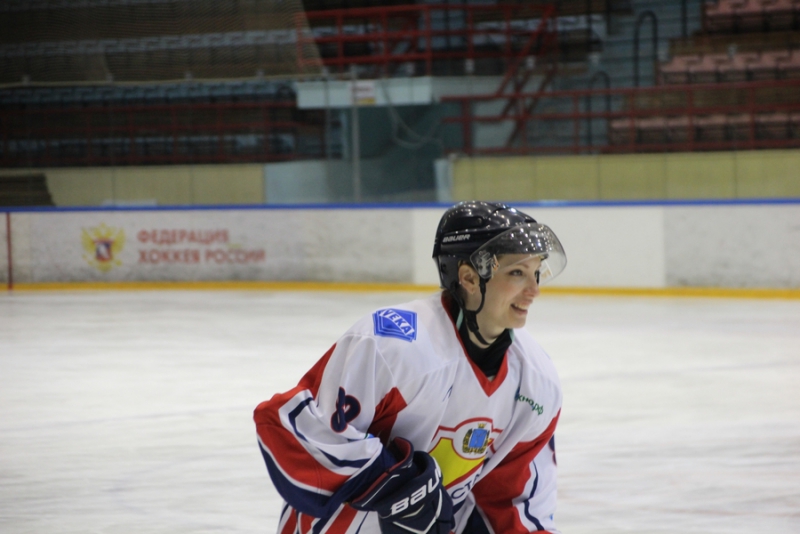 Саратовский министр и депутат победили в хоккейном матче