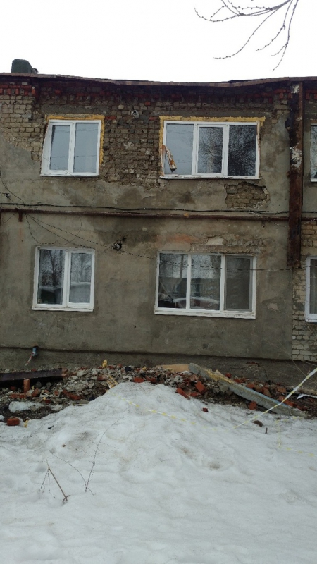 Жители Красного Кута боятся погибнуть под обломками собственного дома