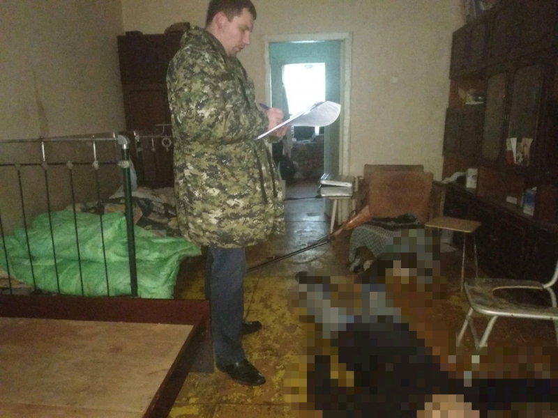 Житель Чардыма решил «помочь» больному отцу и застрелил его