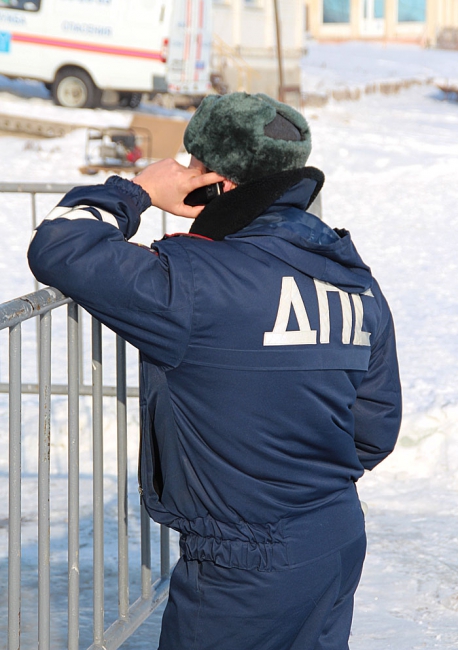 Несколько тысяч саратовцев отметили Крещение омовением в проруби