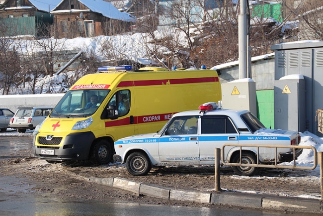 Несколько тысяч саратовцев отметили Крещение омовением в проруби