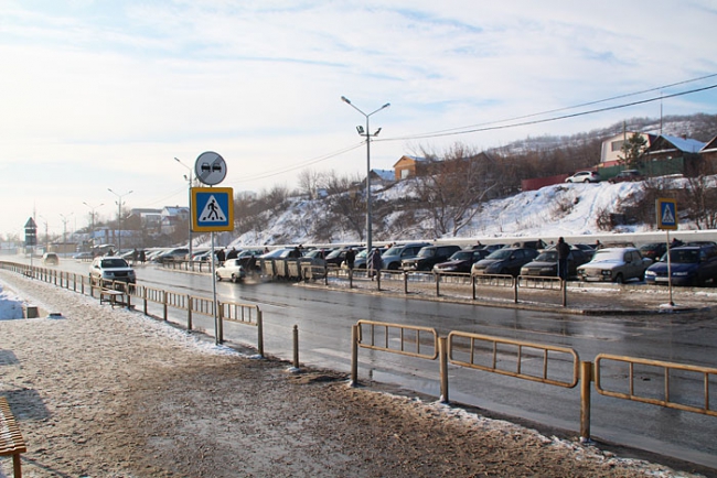 Несколько тысяч саратовцев отметили Крещение омовением в проруби