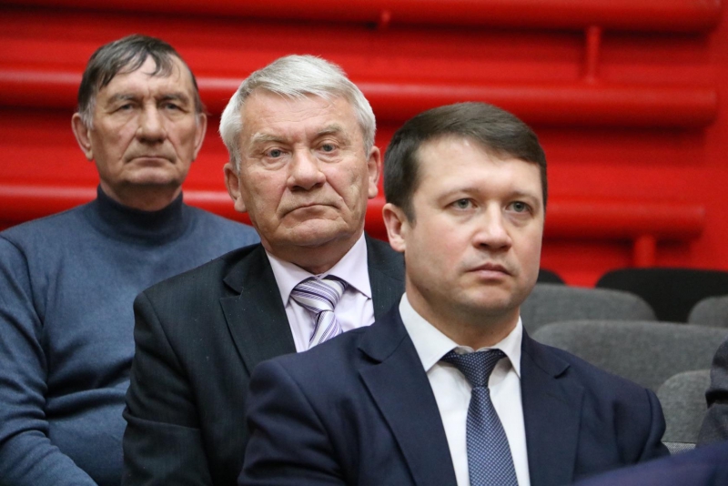 Депутаты областной Думы продолжили серию совещаний с муниципалитетами