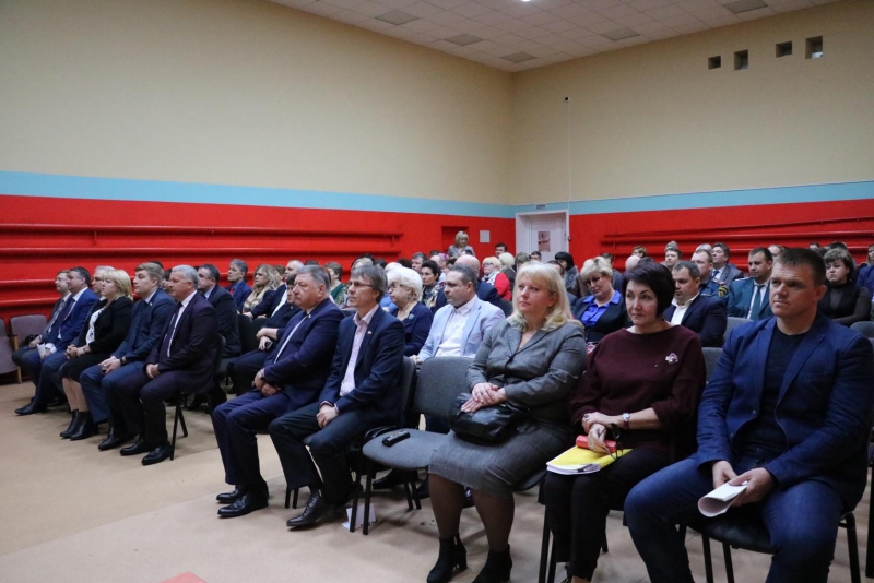 Депутаты областной Думы продолжили серию совещаний с муниципалитетами