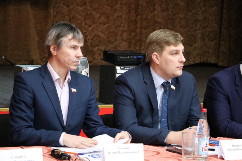 Депутаты областной Думы продолжили серию совещаний с муниципалитетами