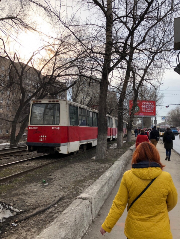 Трамваи №3 встали из-за лопнувшей рельсы на Стрелке