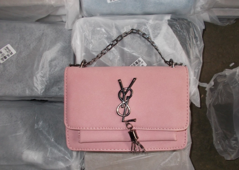 Саратовские таможенники изъяли в Пензенской области контрафакт на 57 млн рублей