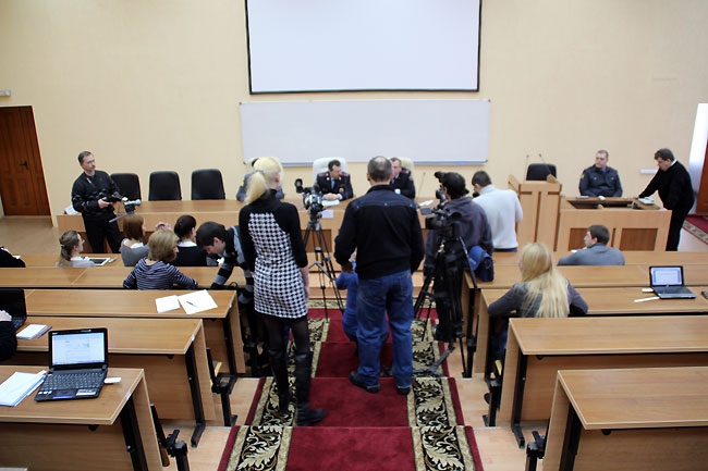 Полицейские задержали мошенников, обманувших около тысячи пенсионеров