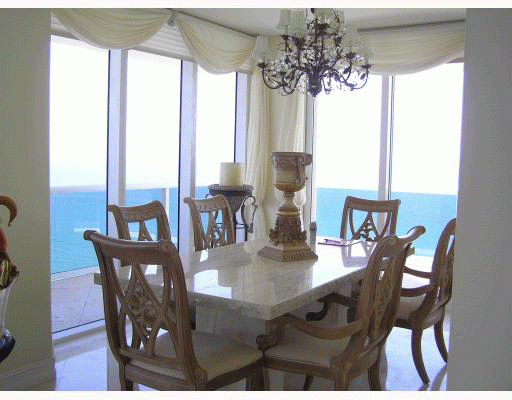 Владислав Третьяк отстаивал интересы саратовцев в Госдуме, проживая в Майами