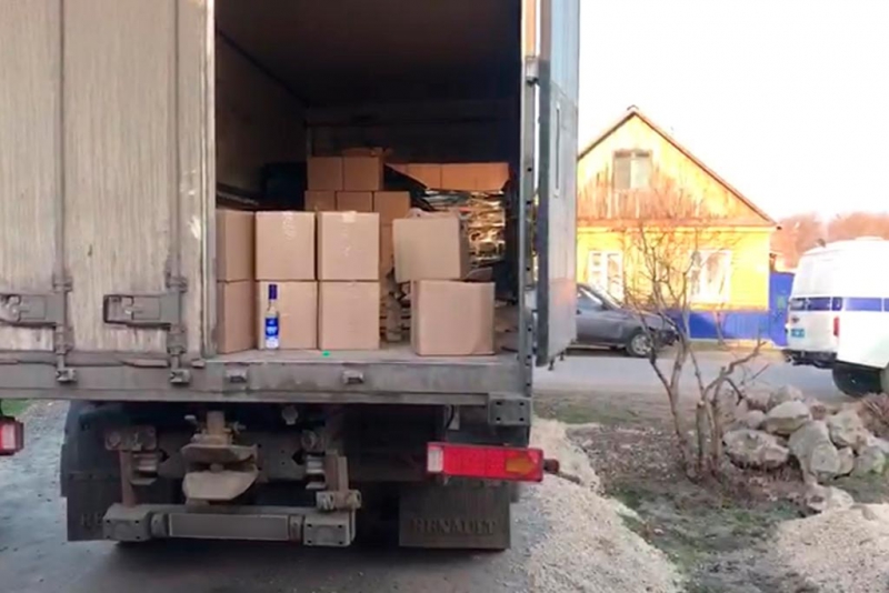 В Хвалынском районе пресекли деятельность «алкогольной» ОПГ