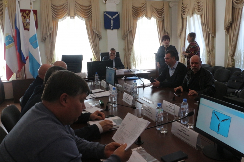 В бюджет Саратова заводят миллиард на новую коммунальную технику и увеличение штата дорожников