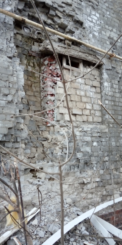 В Заводском районе разваливается прогнивший с 1 по 5 этаж дом