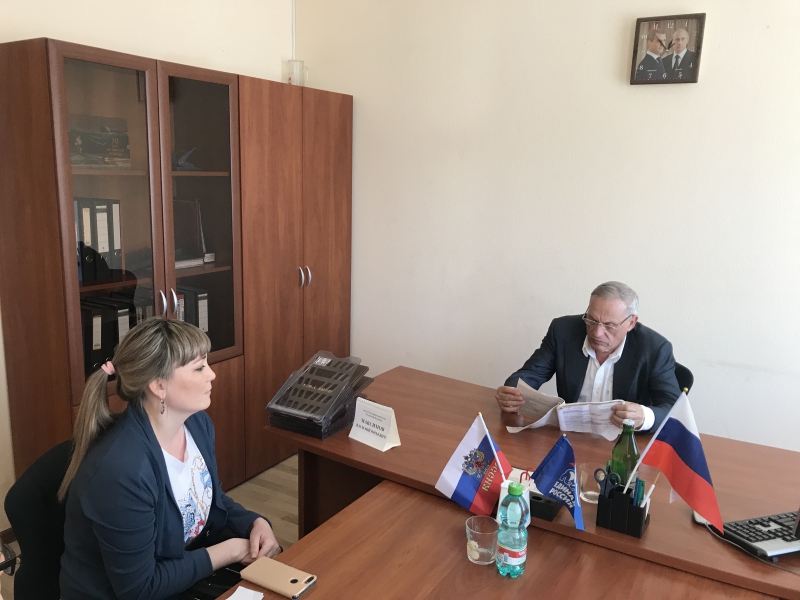 Василий Максимов обсудил с саратовской общественностью проблему привлечения медиков в районы