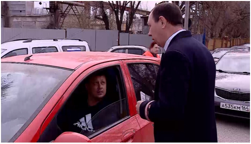 Железнодорожники напомнили водителям правила проезда через железнодорожные переезды в Саратове