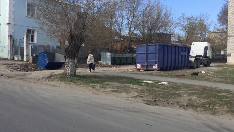 В выходные дни на улицы Саратова выйдет максимальное количество мусоровывозящей техники