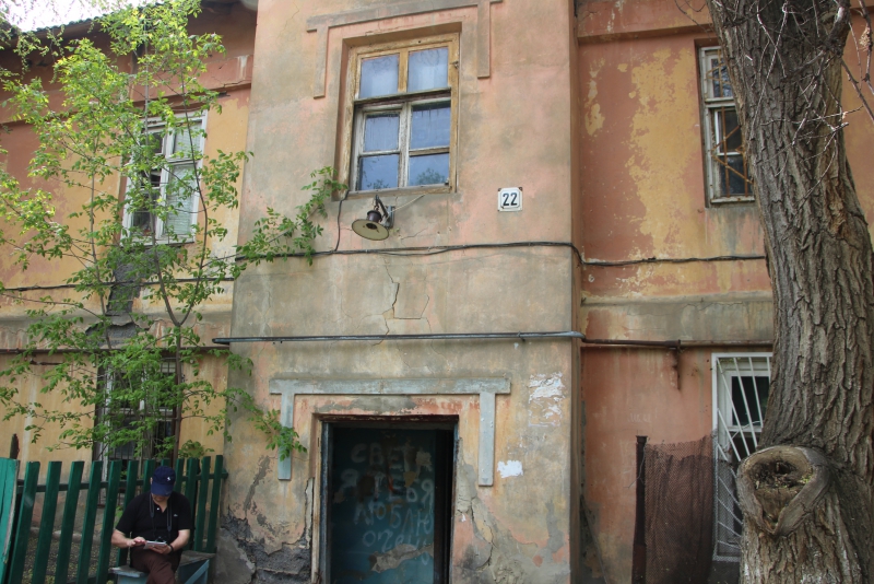 Жители еще одного барака в Елшанке скоро узнают номера своих квартир в новом доме