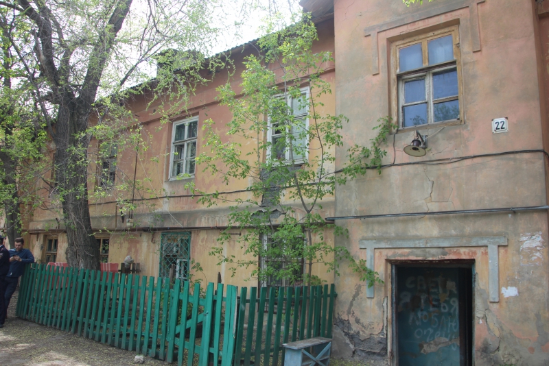 Жители еще одного барака в Елшанке скоро узнают номера своих квартир в новом доме